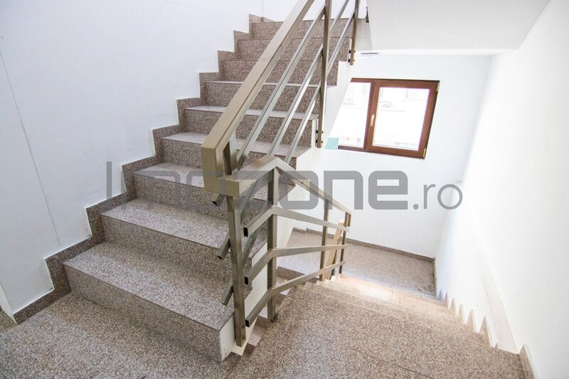 Prelungirea Ghencea, 2 camere, etaj 1/3, 75 mp, terasa 12.5 mp, comision 0%